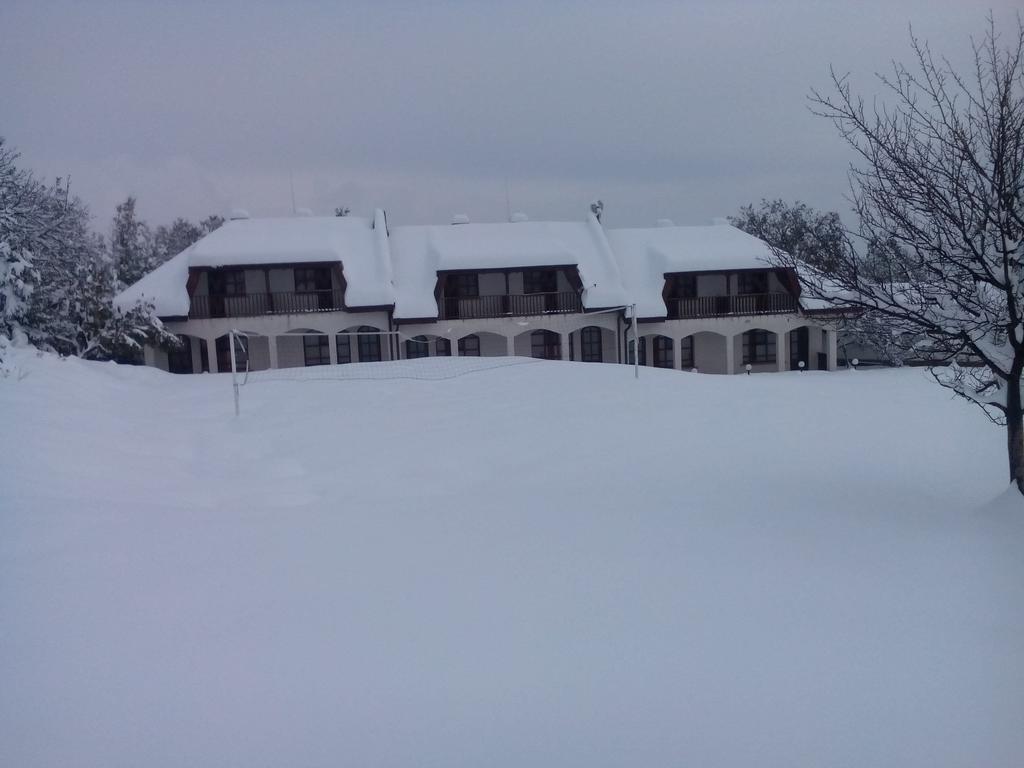 Complex Roden Kray Hotel Vlajcsovci Kültér fotó